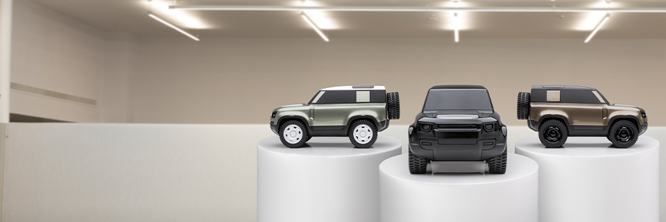 CGI shots on the three Defender Icon models in Pangea Green, Gloss Black and Gondwana Stone.